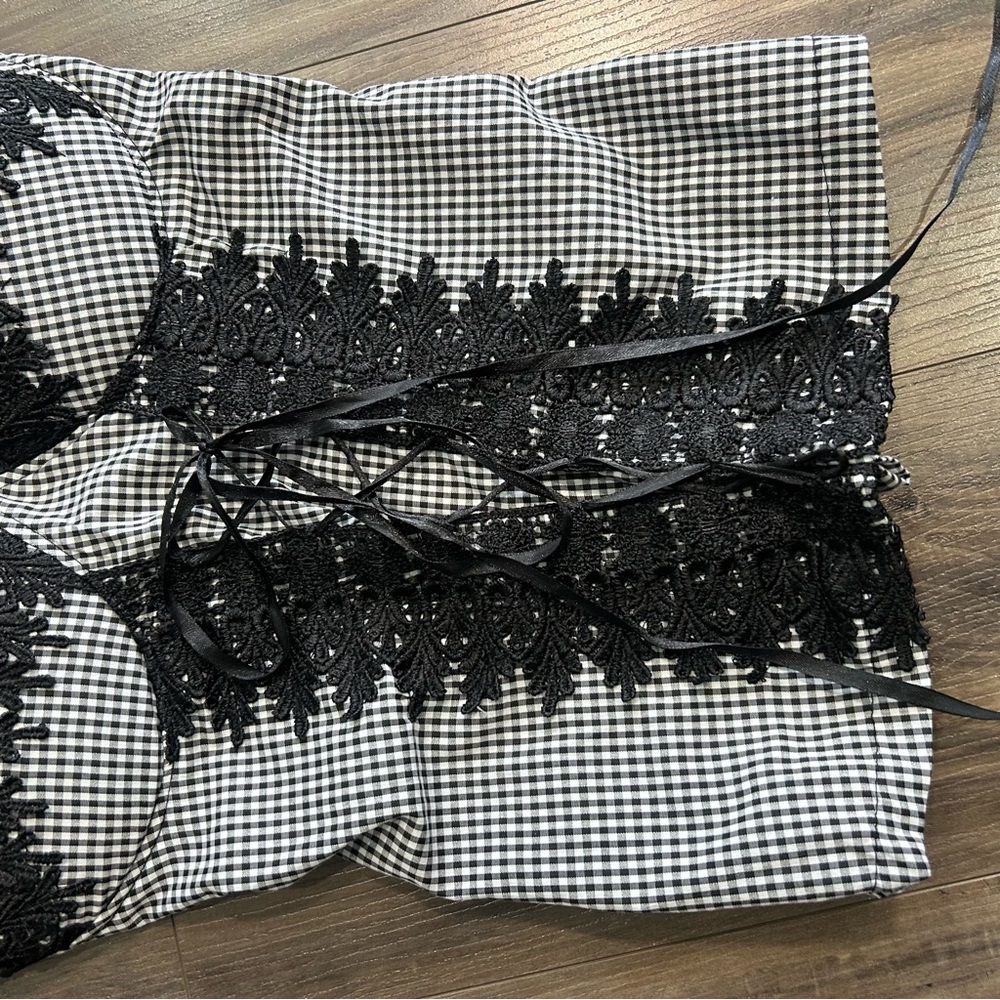 Seductions Black & White Lace-Up Bustier Camisole - Picture 3 of 6